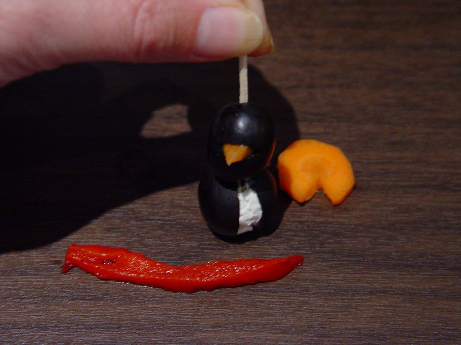 tn_08Penguins.jpg (900x675; 110110 bytes)